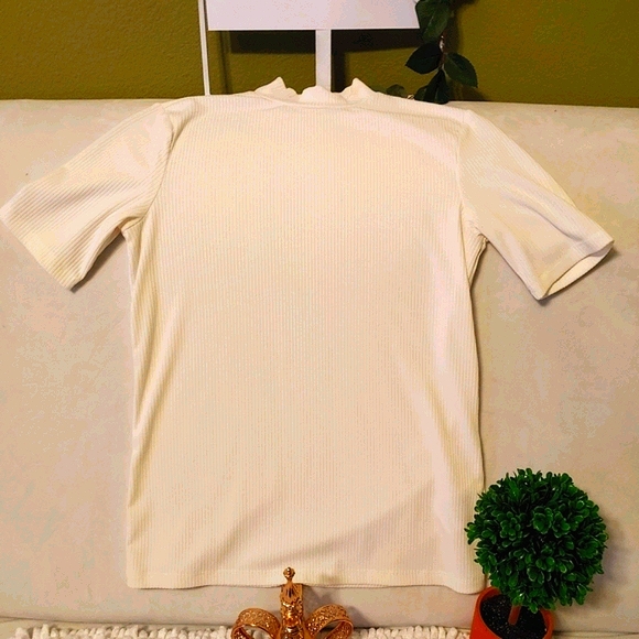 Tshirt 5 sale  forever 21 etc .....🌹 - Picture 5 of 9